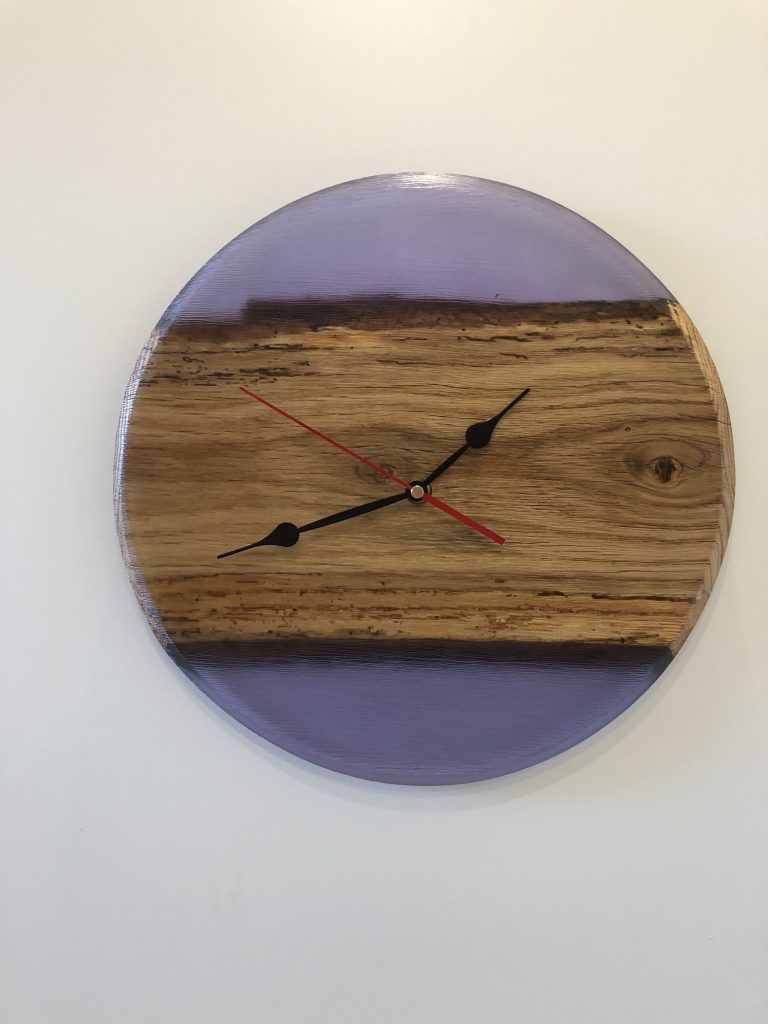 Wanduhr aus Eichenholz