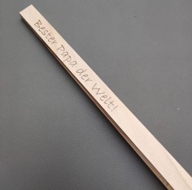 Grillzange mit Gravur