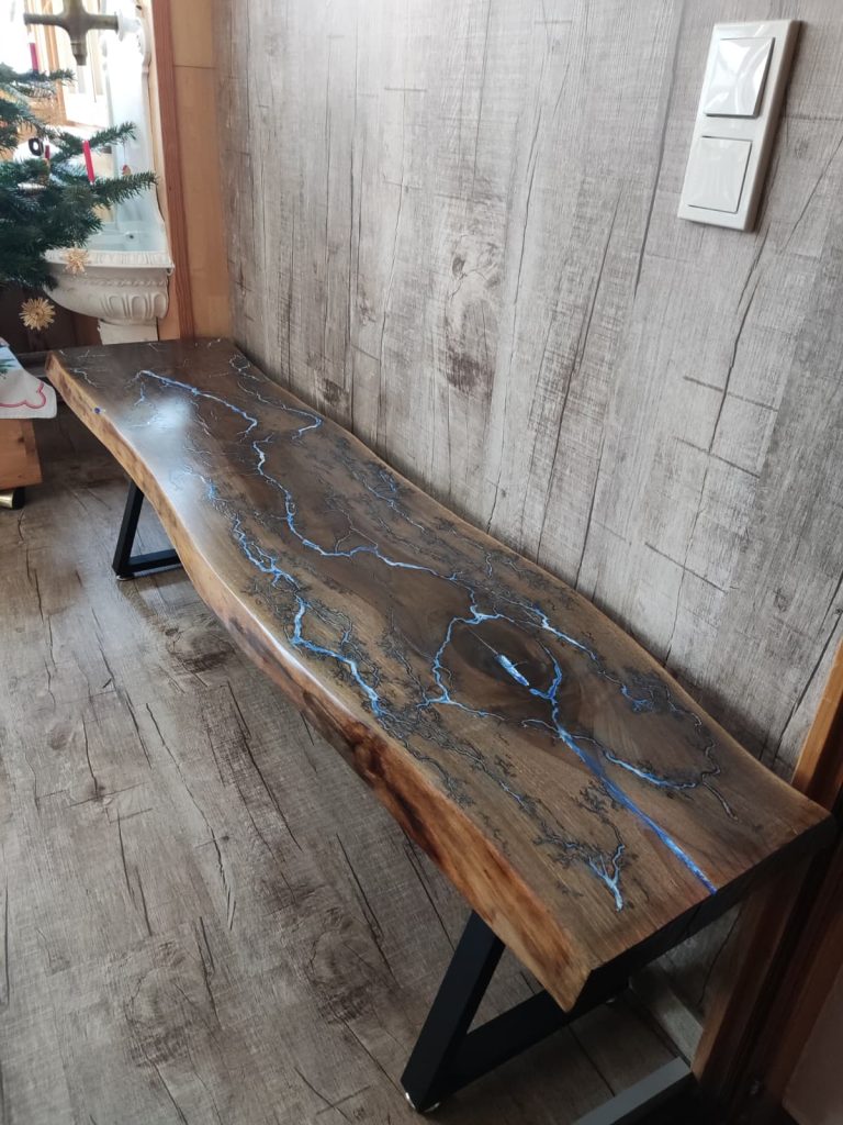 Nussholz Bank Lichtenberg