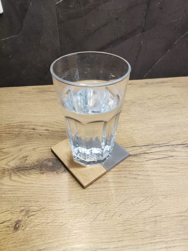 Glas Untersetzer aus Holz und Harz